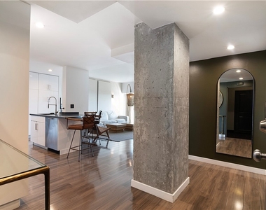 1155 N La Cienega Boulevard - Photo Thumbnail 8