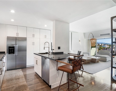 1155 N La Cienega Boulevard - Photo Thumbnail 11