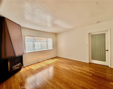 1331 Berkeley Street - Photo Thumbnail 20