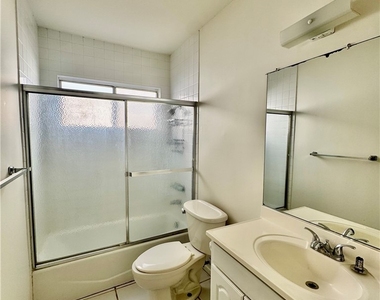 1331 Berkeley Street - Photo Thumbnail 26