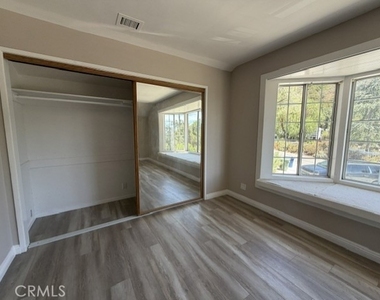 10459 Haines Canyon Avenue - Photo Thumbnail 18