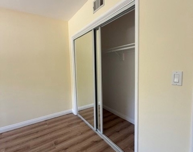 10459 Haines Canyon Avenue - Photo Thumbnail 20