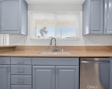 12446 Herrick - Photo Thumbnail 2