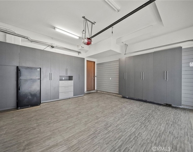 633 N Laurel Avenue - Photo Thumbnail 73
