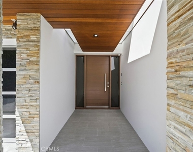 633 N Laurel Avenue - Photo Thumbnail 69