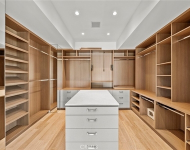 633 N Laurel Avenue - Photo Thumbnail 71