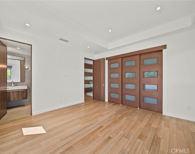 633 N Laurel Avenue - Photo Thumbnail 70