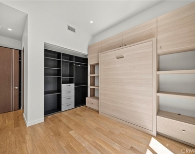 633 N Laurel Avenue - Photo Thumbnail 8