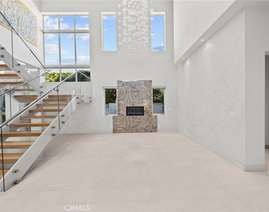 633 N Laurel Avenue - Photo Thumbnail 14