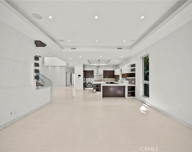 633 N Laurel Avenue - Photo Thumbnail 33