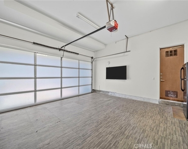 633 N Laurel Avenue - Photo Thumbnail 67