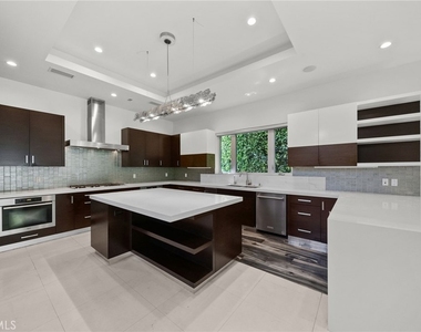 633 N Laurel Avenue - Photo Thumbnail 24