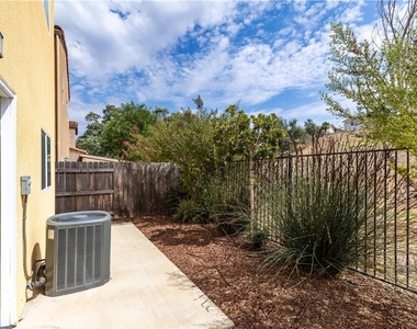351 Calle De Pueblo - Photo Thumbnail 40