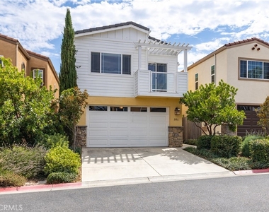 351 Calle De Pueblo - Photo Thumbnail 3