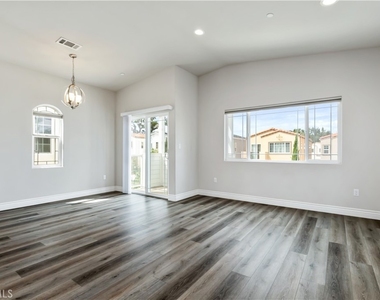 351 Calle De Pueblo - Photo Thumbnail 25