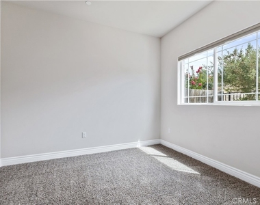 351 Calle De Pueblo - Photo Thumbnail 13