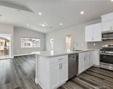 351 Calle De Pueblo - Photo Thumbnail 17