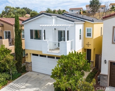 351 Calle De Pueblo - Photo Thumbnail 2