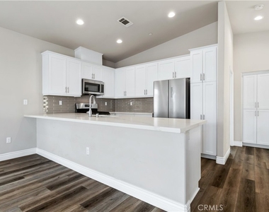 351 Calle De Pueblo - Photo Thumbnail 18