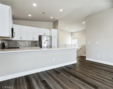 351 Calle De Pueblo - Photo Thumbnail 19