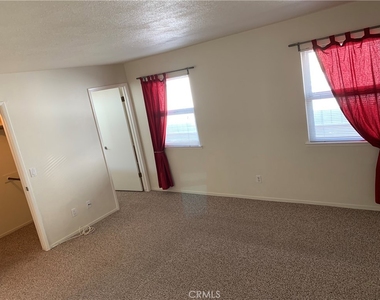 9148 Balboa - Photo Thumbnail 19