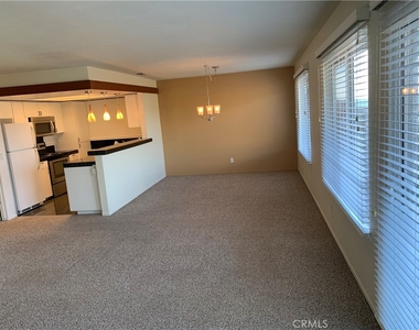 9148 Balboa - Photo Thumbnail 12