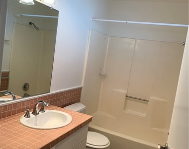 9148 Balboa - Photo Thumbnail 22