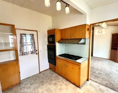 425 Wellington - Photo Thumbnail 12