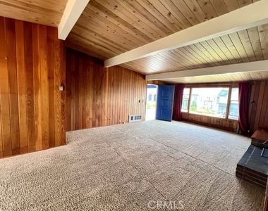 425 Wellington - Photo Thumbnail 4