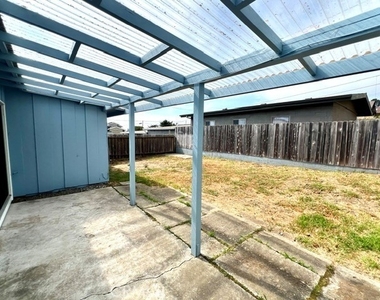 425 Wellington - Photo Thumbnail 26