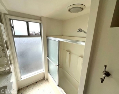 425 Wellington - Photo Thumbnail 22
