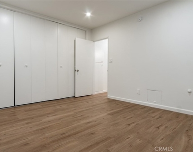 4653 Fulton - Photo Thumbnail 3