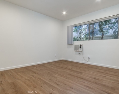 4653 Fulton - Photo Thumbnail 7