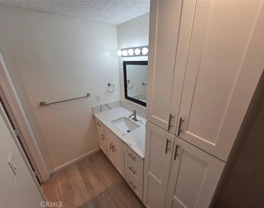 1040 W Macarthur Boulevard - Photo Thumbnail 29