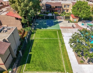 1040 W Macarthur Boulevard - Photo Thumbnail 3