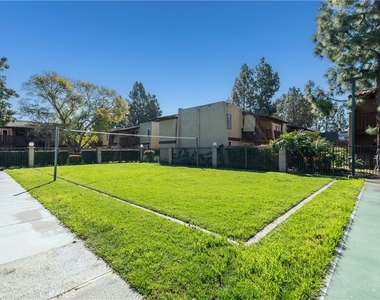 1040 W Macarthur Boulevard - Photo Thumbnail 10