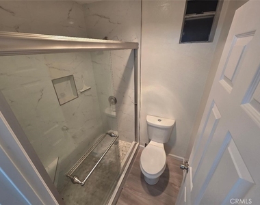1040 W Macarthur Boulevard - Photo Thumbnail 18