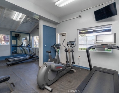 1040 W Macarthur Boulevard - Photo Thumbnail 5