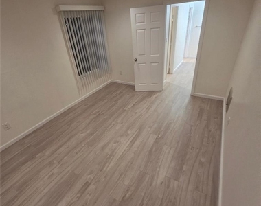 1040 W Macarthur Boulevard - Photo Thumbnail 34