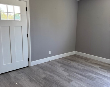 6603 Mitad Court - Photo Thumbnail 13