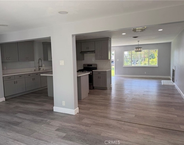 6603 Mitad Court - Photo Thumbnail 3