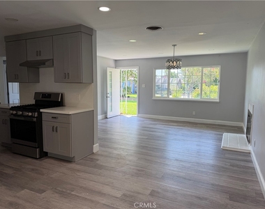 6603 Mitad Court - Photo Thumbnail 5