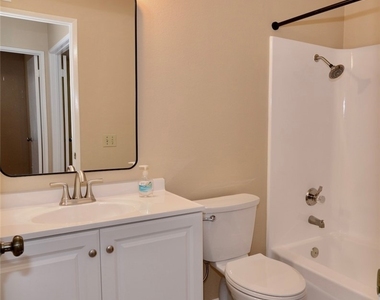 2470 Coventry Circle - Photo Thumbnail 10