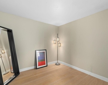 270 Dahlia Avenue - Photo Thumbnail 32
