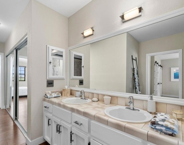 270 Dahlia Avenue - Photo Thumbnail 15