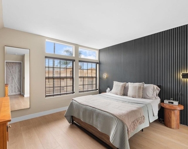 270 Dahlia Avenue - Photo Thumbnail 5