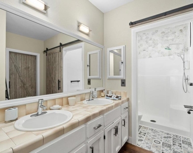 270 Dahlia Avenue - Photo Thumbnail 17