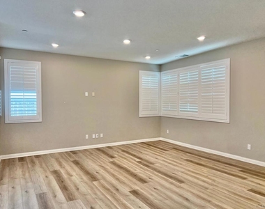 1767 Whitmore Loop - Photo Thumbnail 10
