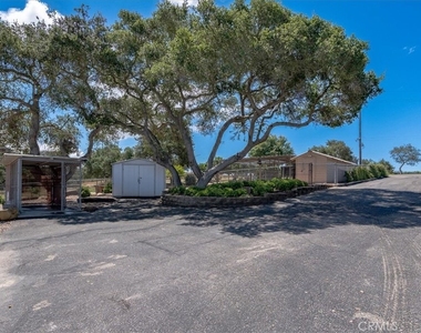688 Willow Road - Photo Thumbnail 6