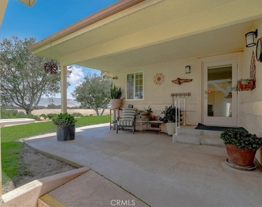 688 Willow Road - Photo Thumbnail 11